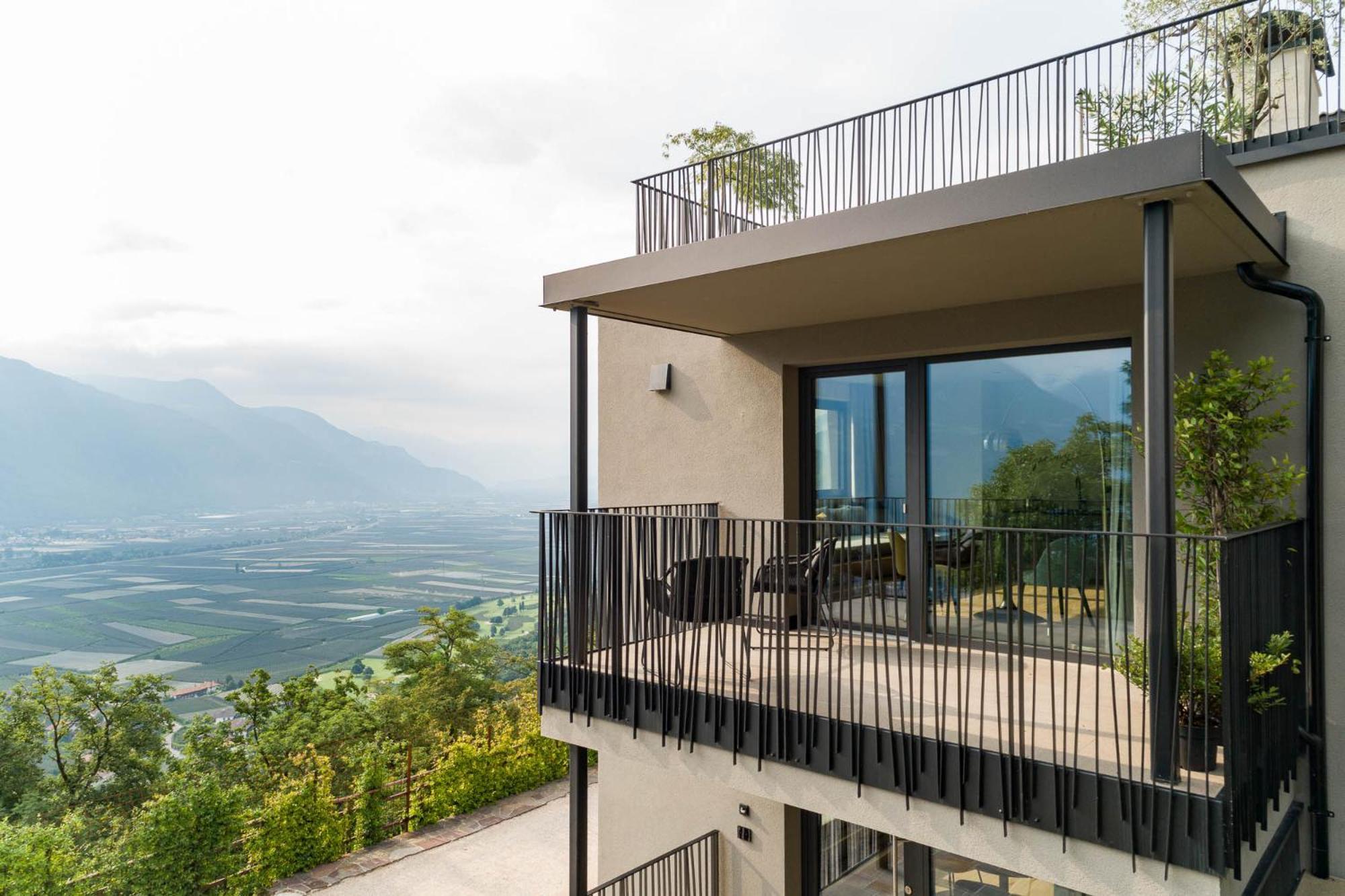 My Spring - Panoramic Suites لانا المظهر الخارجي الصورة
